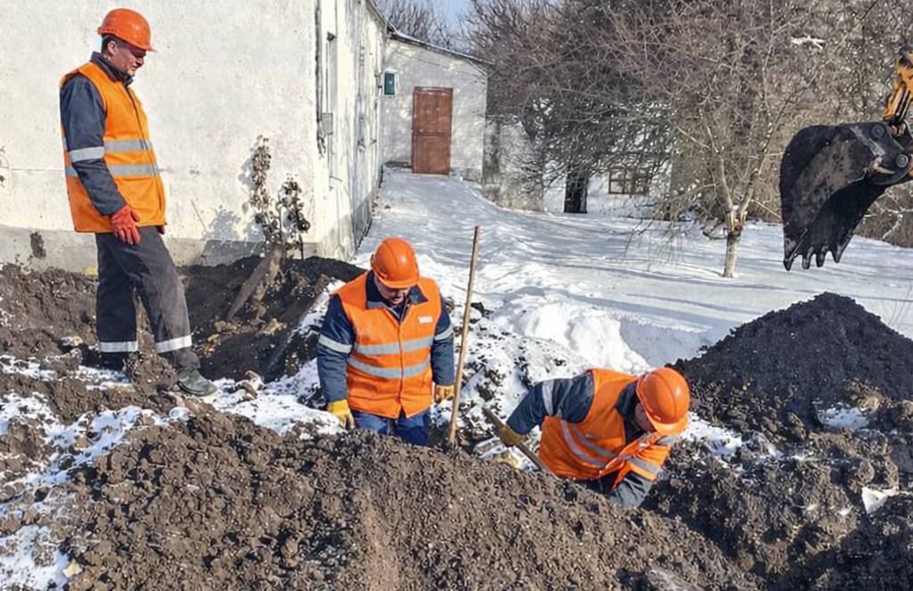 ОПЕРАТИВНАЯ ЛИКВИДАЦИЯ ПОРЫВА ТЕПЛОТРАССЫ В ПОСЕЛКЕ ТРЕПЕЛЬНОЕ АМВРОСИЕВСКОГО МУНИЦИПАЛЬНОГО ОКРУГА