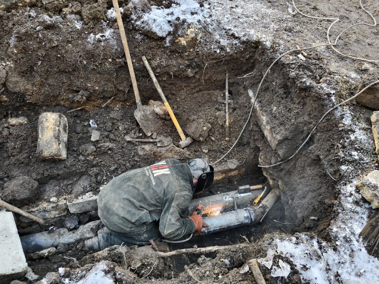 ЛИКВИДАЦИЯ АВАРИЙНЫХ СИТУАЦИЙ НА ТРУБОПРОВОДАХ ТЕПЛОСНАБЖЕНИЯ В КИЕВСКОМ И КУЙБЫШЕВСКОМ РАЙОНАХ ДОНЕЦКА