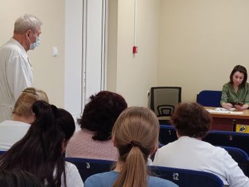 Сегодня состоялась встреча депутата Мангушского муниципального совета, члена фракции партии «ЕДИНАЯ РОССИЯ» Татьяны Викторовны Райз-Возиановой с коллективом ГБУ ДНР «Мангушской ЦРБ»