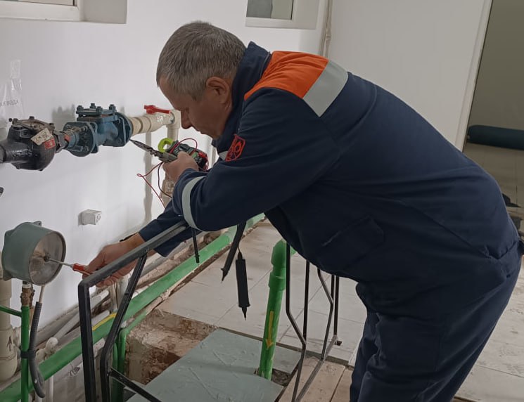 ПУЛЬС ТЕПЛА: РАБОТА ЭЛЕКТРОМОНТЕРОВ ВОЛНОВАХСКОГО ФИЛИАЛА "ДОНБАССТЕПЛОЭНЕРГО"