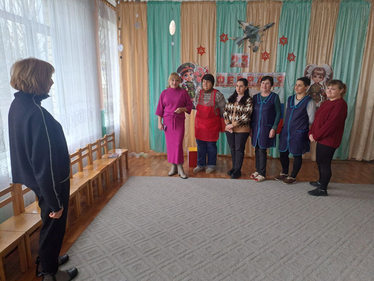 Начальник Петровского территориального отдела Матвеева Ирина Борисовна провела встречу в трудовом коллективом ГК ДОУ "Петровский детский сад "Радуга" Старобешевского м.о."