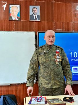 Герои живут среди нас. В рамках проекта «Старший брат» активисты Лицея «Интеллект» посетили «Классную встречу» со Смирновым Александром Николаевичем, ветераном СВО