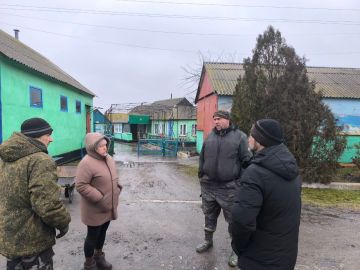 Заведующий Осыковским территориальным сектором Администрации Старобешевского муниципального округа Дмитренко Евгений Александрович провёл встречу с населением улицы Кооперативная села Осыково