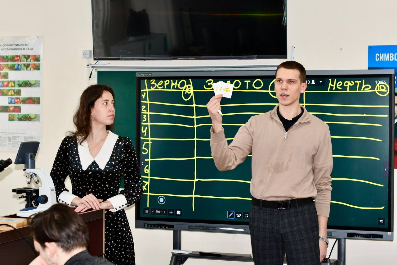 Молодежная общественная приемная в МГУ и ДонАгра