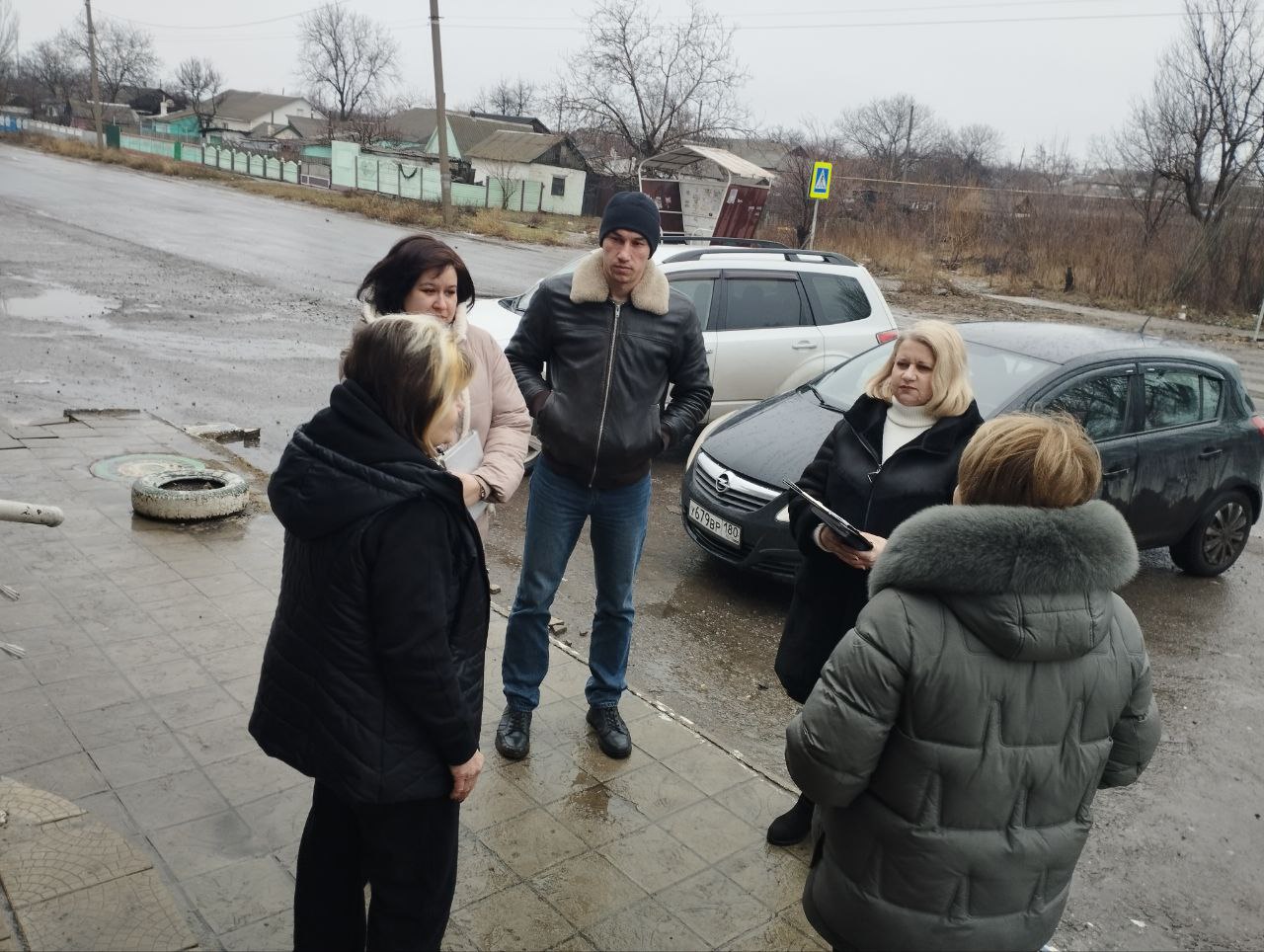 Встречи с населением. 26 февраля заместитель начальника управления по обеспечению деятельности территорий администрации городского округа Енакиево Татьяной Багно проведены встречи с жителями г. Юнокоммунаровска по ул....