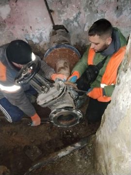 Николай Михайлов: Аварийная бригада Бурятии продолжает ремонтные работы на насосной станции «Кипучая Криница» в Старобешевском округе