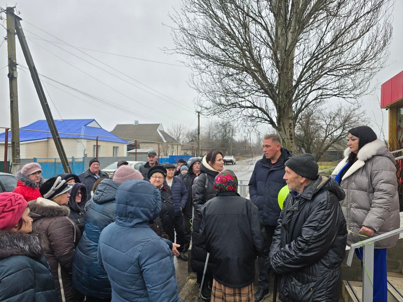 Александр Качанов: Провел встречу с жителями по улице Космонавтов совместно с председателем Докучаевского городского совета ДНР Натальей Никифоровой