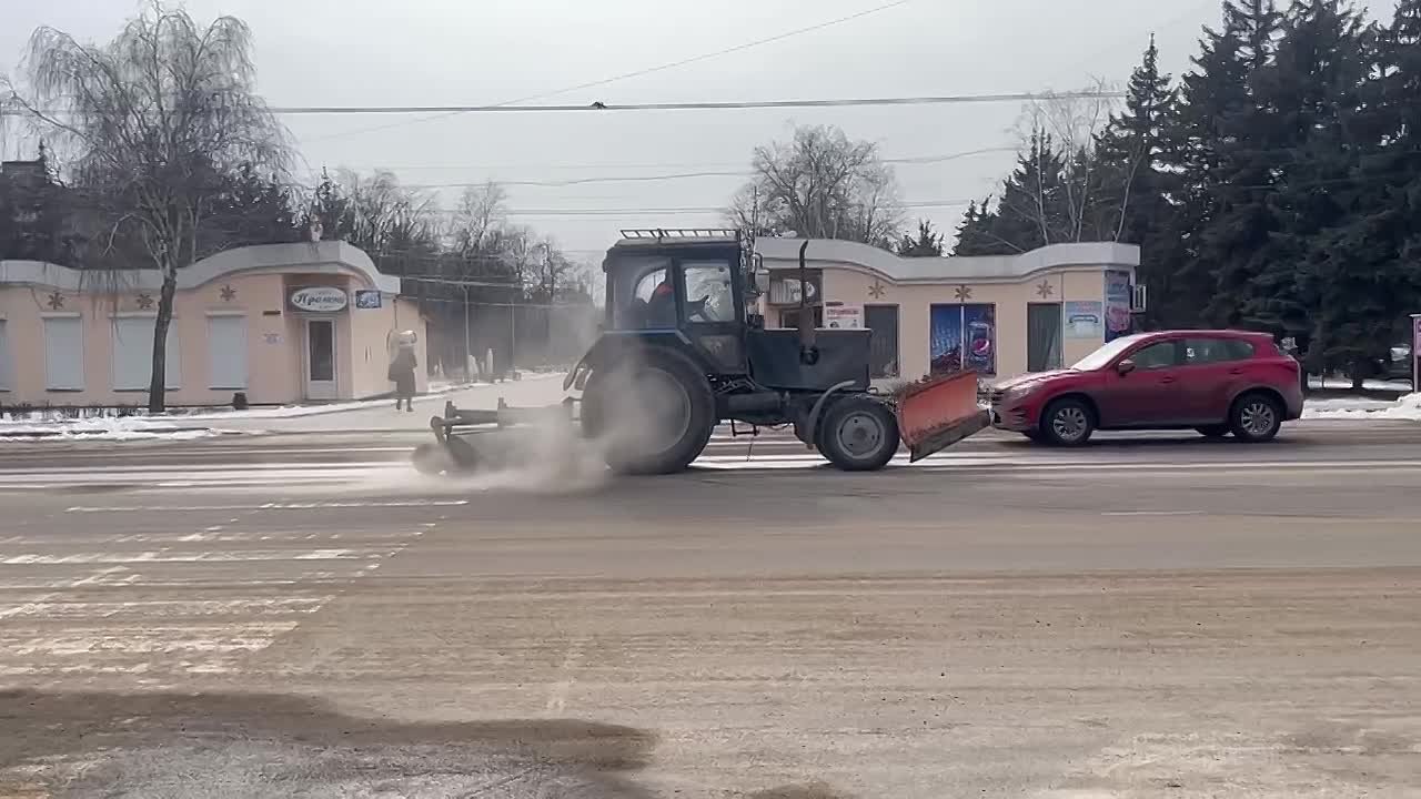 Роман Конев: О механизированной уборке и посыпке автомобильных дорог и тротуаров МУНИЦИПАЛЬНОГО УНИТАРНОГО ПРЕДПРИЯТИЯ «ПРОСТОР» АДМИНИСТРАЦИИ ГОРОДСКОГО ОКРУГА ГОРЛОВКА ДОНЕЦКОЙ НАРОДНОЙ РЕСПУБЛИКИ