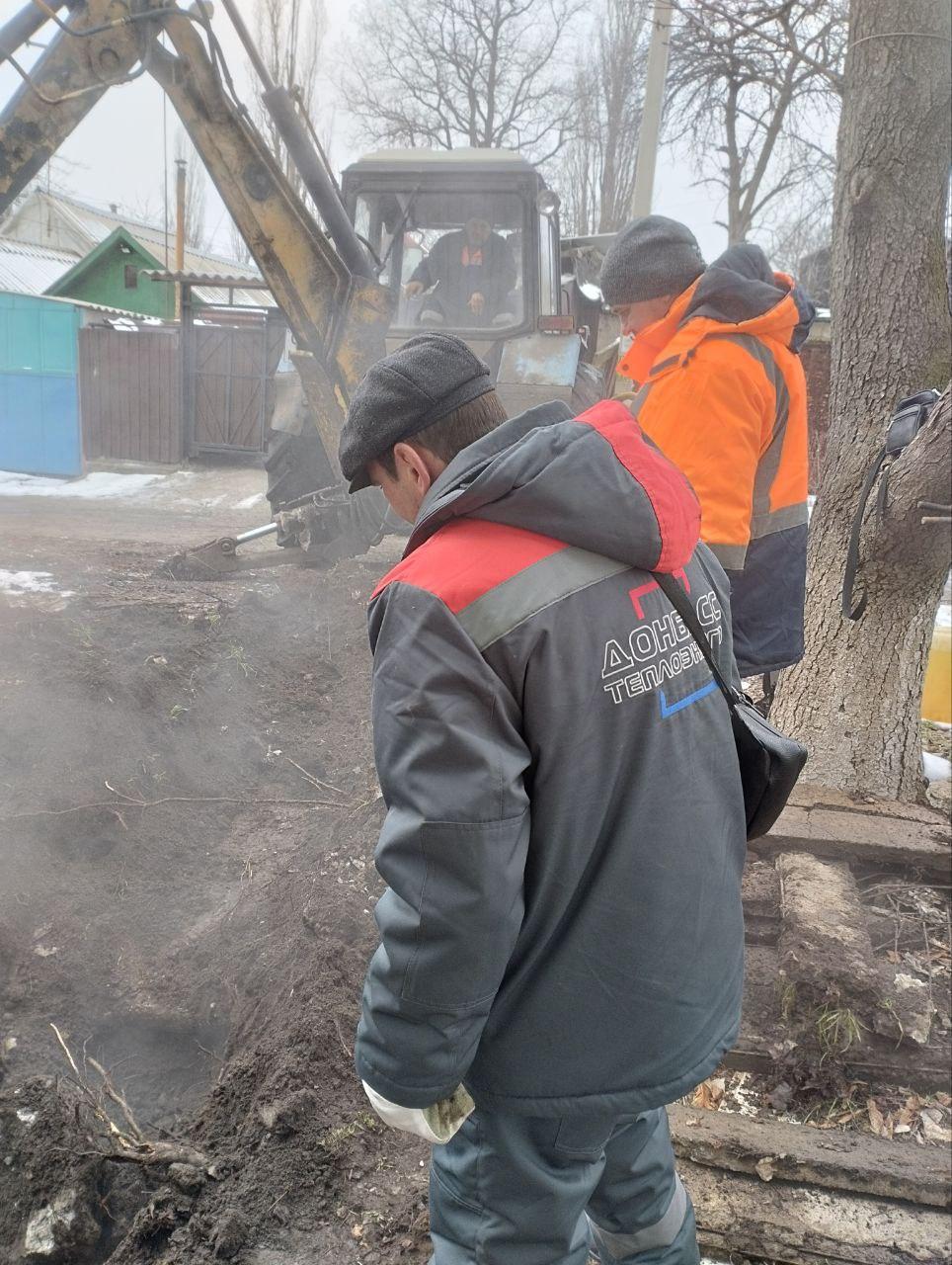 Бригада из Владимирской области помогает устранять протечки на теплосетях Кировского