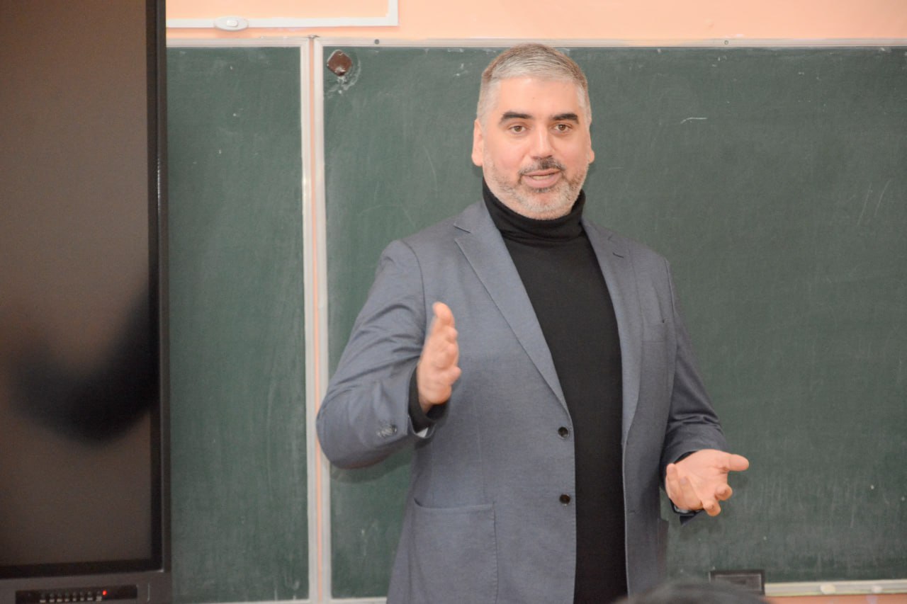 Парламентский визит в школу Докучаевска