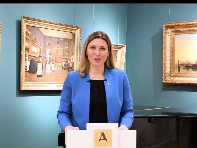 Директор ДРХМ приняла участие в III Межрегиональном круглом столе «Художники о героях» в городе Кемерово