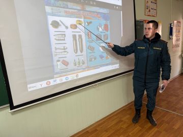 Сегодня, 2 марта для учащихся Тельмановской гимназии сотрудники ФГКУ "17 ПСО ФПС ГПС по Донецкой Народной Республике" провели Всероссийские открытые уроки культуры безопасности, приуроченные ко Всемирному Дню гражданской...