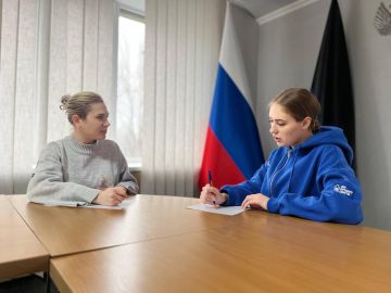 Нижегородские волонтеры провели встречу с начальником отдела молодежи Харцызска