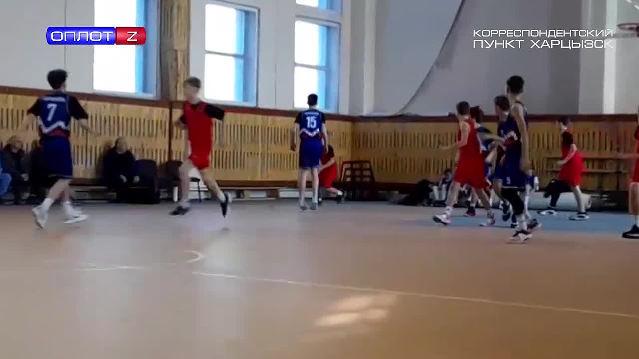 Спортобзор. Харцызяне в составе сборной ДНР успешно выступают в Таганроге в финале Первенства ЮФО по прыжкам на батуте