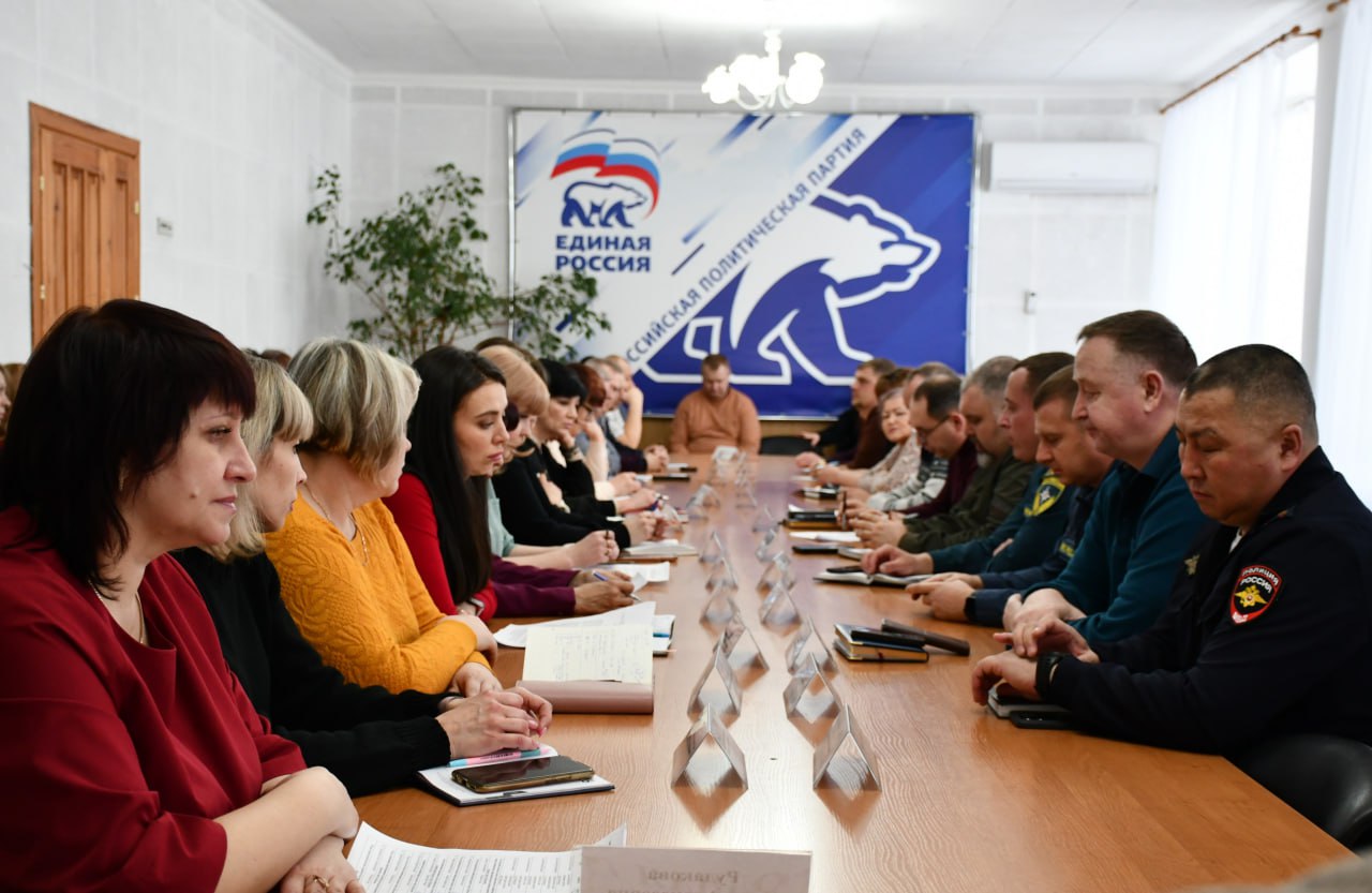 2 марта глава муниципального образования городского округа Дебальцево, Сергей Желновач провел расширенное аппаратное совещание