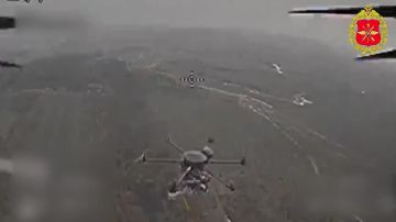 Минобороны России: 00:00 Расчеты ударных FPV-дронов поразили живую силу и тяжелые коптеры формирований ВСУ на Днепропетровском и Добропольском направлениях