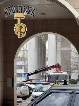 По Донецку активно увозят неправильно припаркованные авто