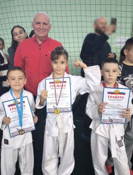 Сила духа и единство на первенстве по рукопашному бою в Харцызске!