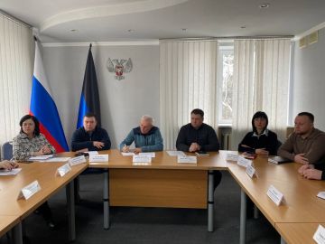 Евгений Поплавский: Провел еженедельное аппаратное совещание с руководителями ведомств и силовых структур