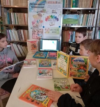 Ежегодно в первую среду марта отмечается Всемирный День Чтения вслух в России