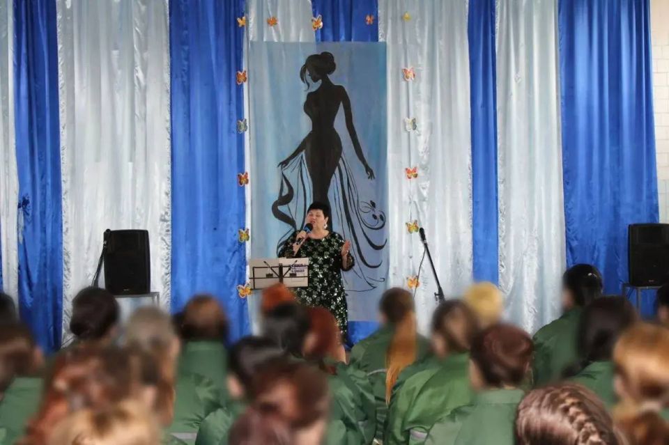 Осужденные женщины ИК-10 отметили праздник весны