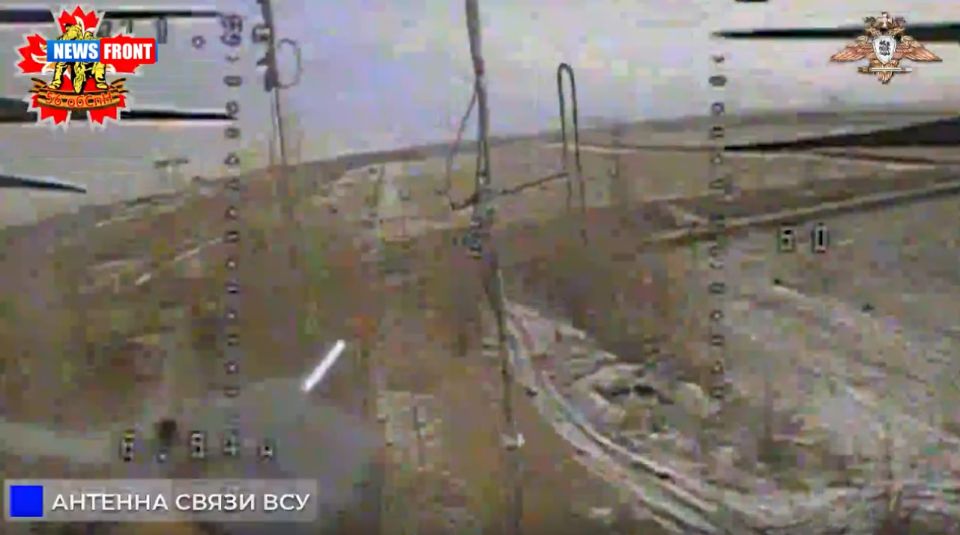 Операторы FPV-дронов уничтожили бронетранспортер, НРТК и антенны связи ВСУ в Доброполье