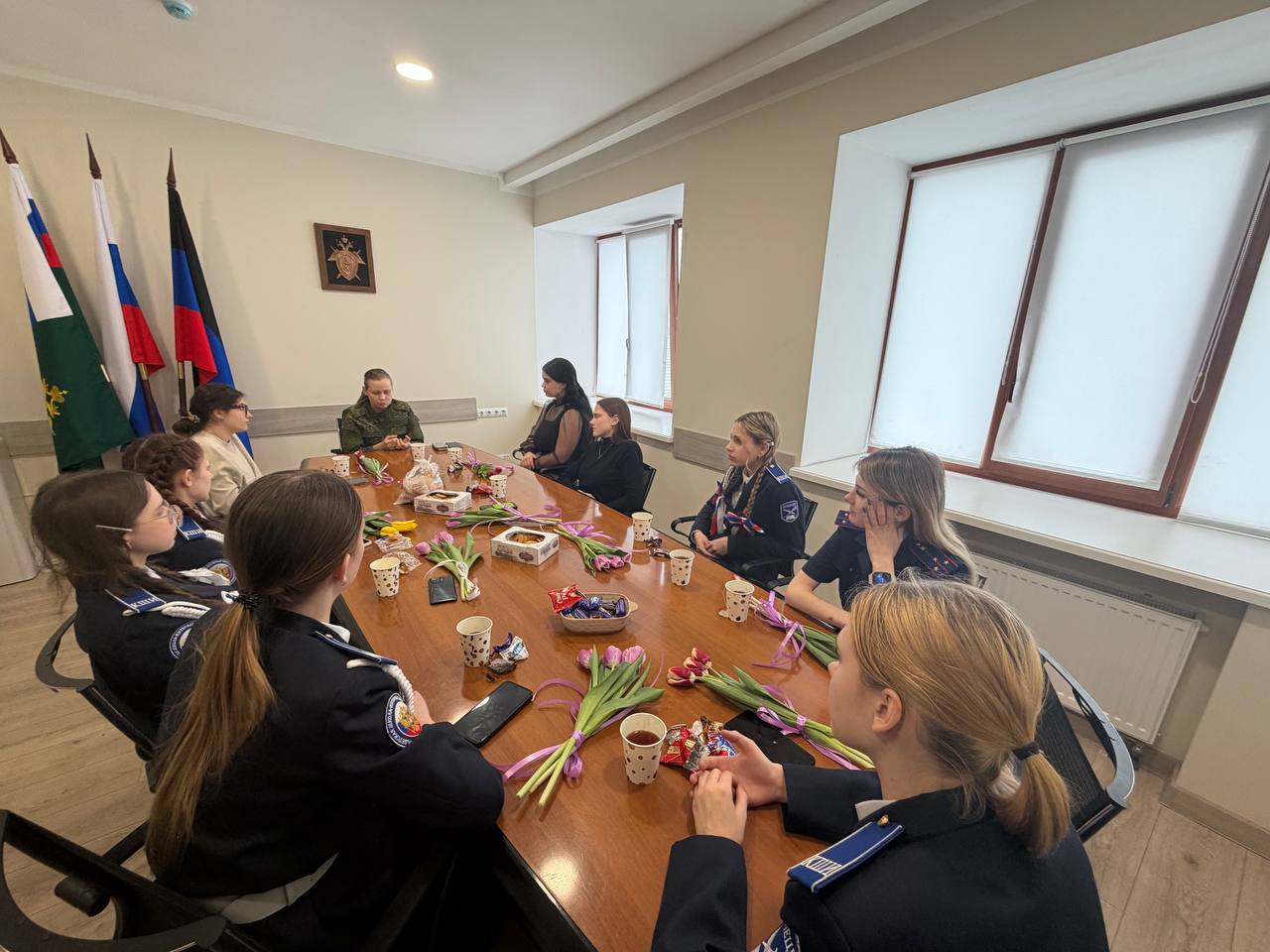 Сотрудницы регионального следственного управления провели круглый стол, посвященный Международному женскому дню 8 марта