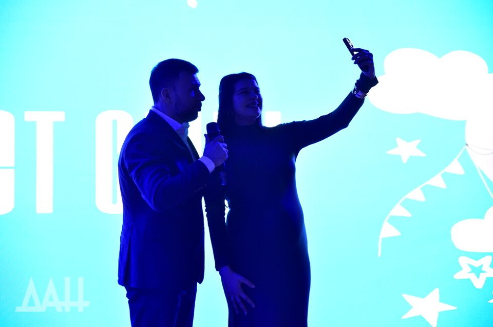 «У вас будет сын»: жене бойца СВО устроили гендер-пати на донецком форуме