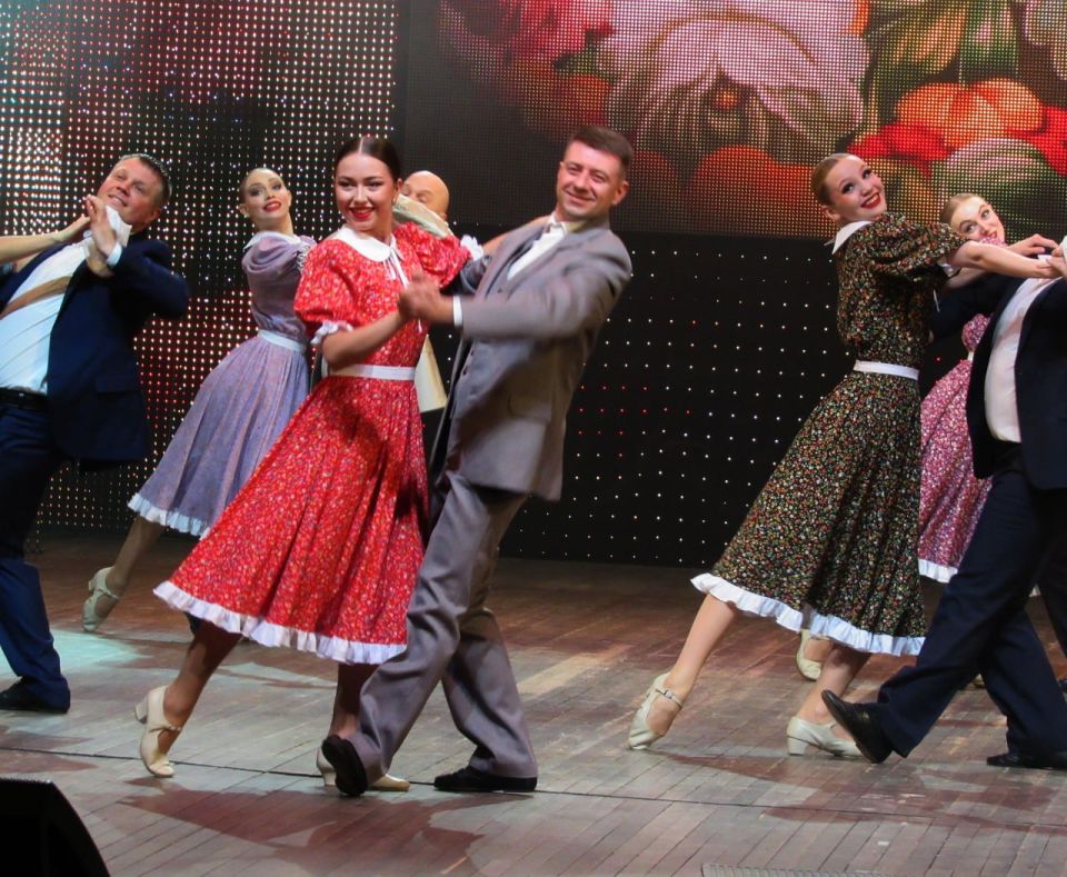 «Эти глаза напротив»: ансамбль «Донбасс» подарил дончанам концертную программу в честь 8 Марта