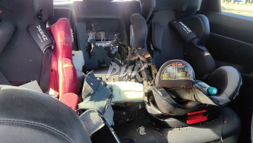 ВСУ прицельно ударили по машине с семьёй в Горловке