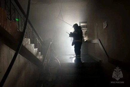 Выгорели три этажа: сотрудники МЧС ликвидировали пожар в Донецкой Городской детской клинической больнице №1