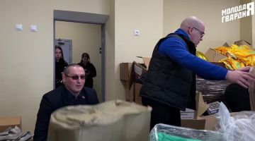 Руководитель Мариупольского отделения «Молодой Гвардии» Никита Аверкин, вместе с руководителем Мариупольского штаба «Юнармия» — Вадимом Вагнером, и руководителем представительства Санкт-Петербурга в Мариуполе — Олегом...