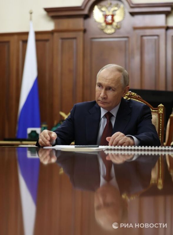 Путин встретился с главой ДНР Пушилиным