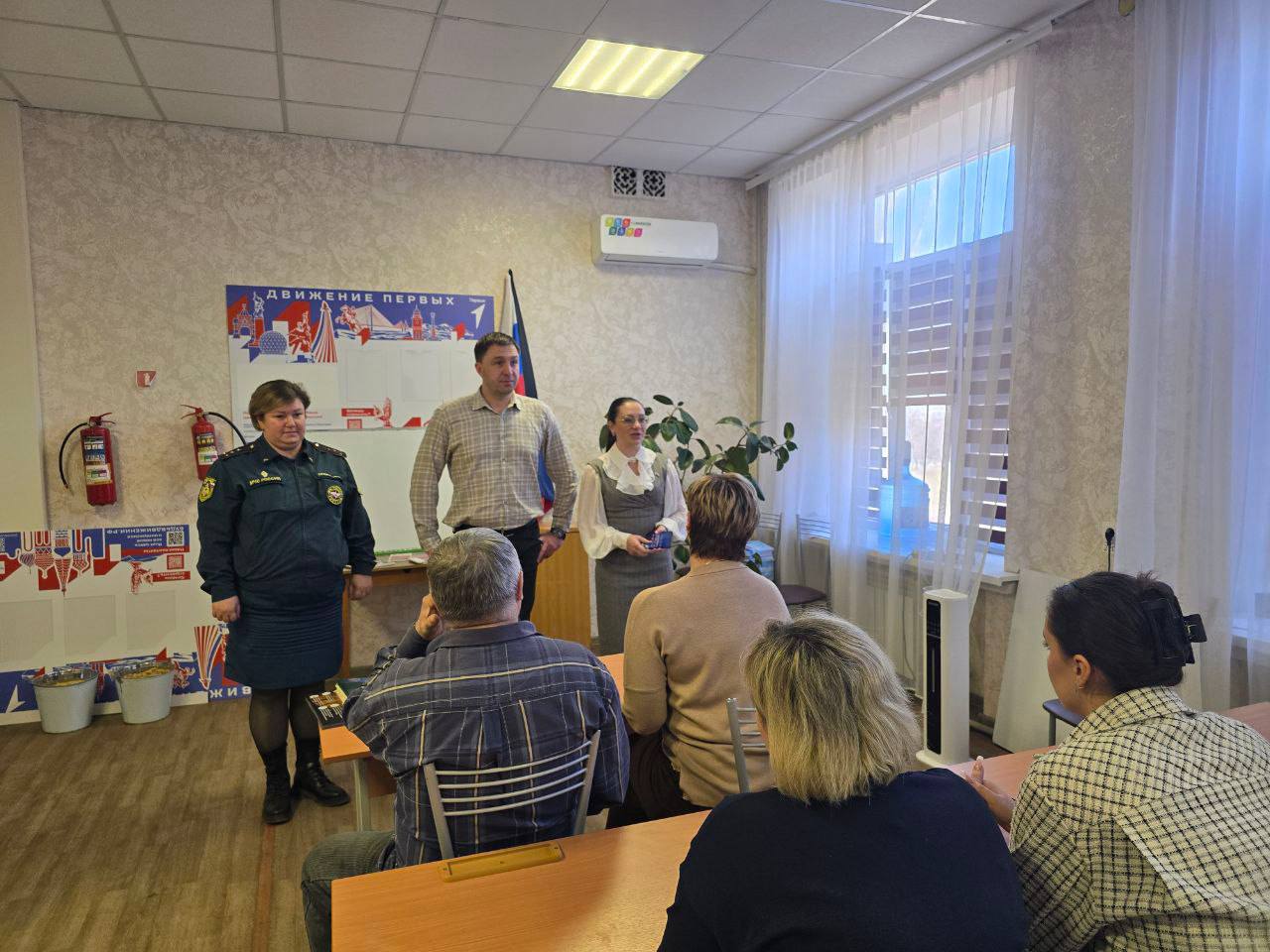 Продолжаются встречи с трудовыми коллективами в Ленинском районе города Донецка