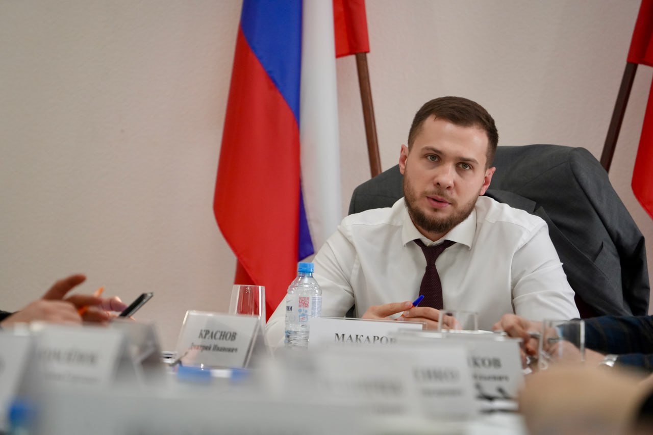 Вице-премьер Кирилл Макаров провел рабочее совещание с руководителями профильных министерств и ведомств ДНР