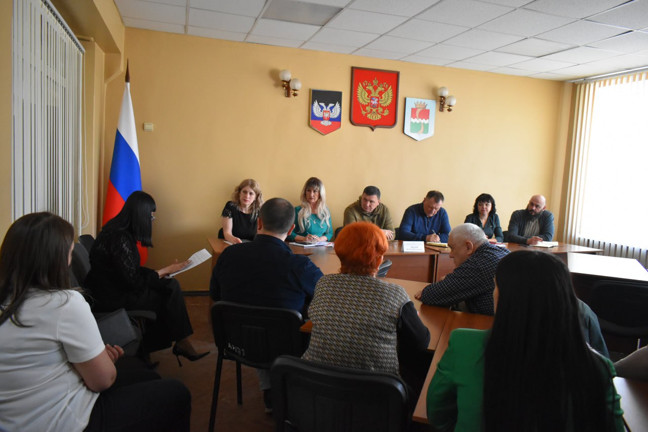 Игорь Лызов: В ходе рабочего совещания, посвященного обращениям граждан, обратили особое внимание на недопустимость формального подхода к ответам