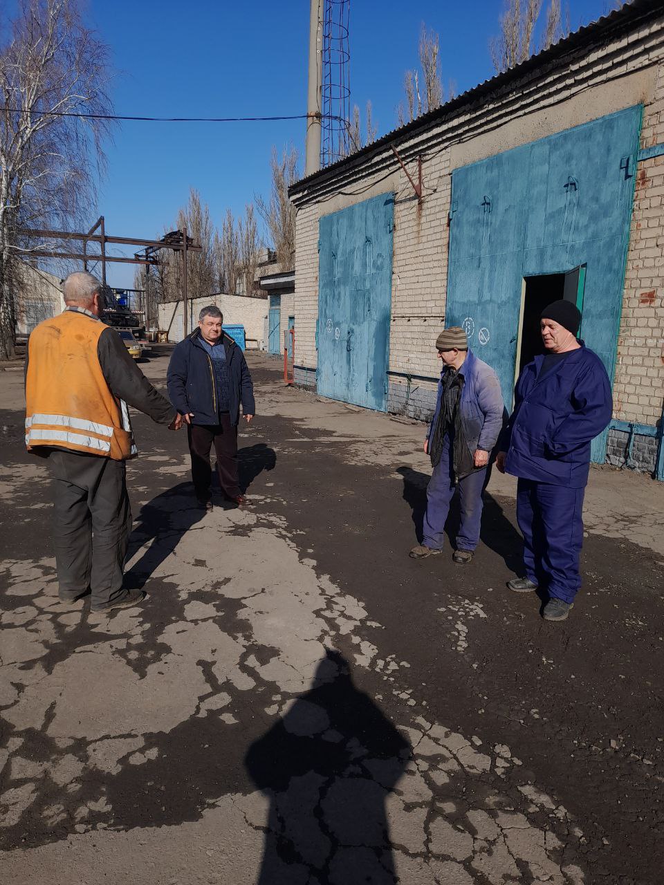 Депутат Дебальцевского городского совета от партии «Единая Россия» Сергей Прусов провел продуктивную встречу с трудовым коллективом дистанции электроснабжения СП «Дирекция инфраструктуры» государственного унитарного...