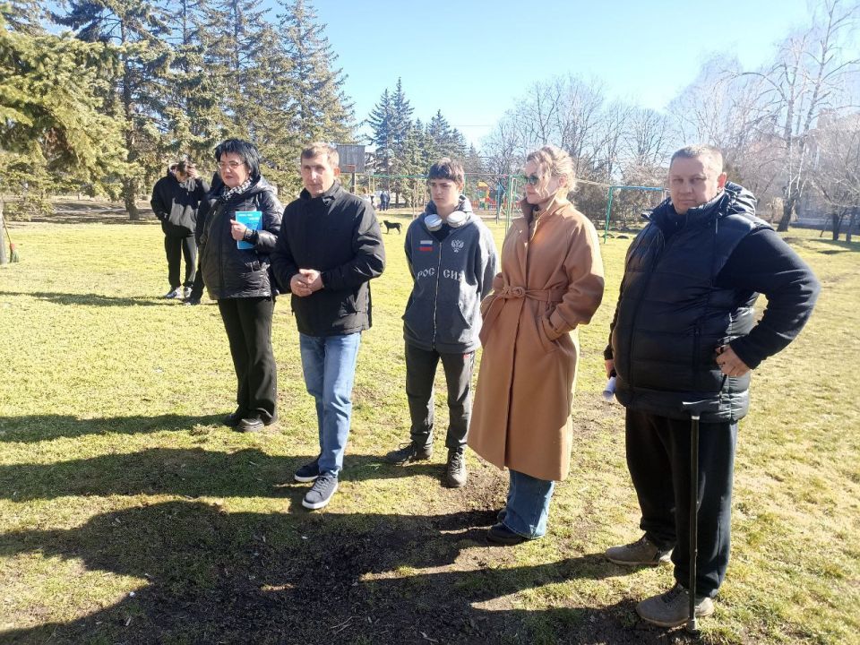 Сегодня депутат Старобешевского муниципального совета от партии "НОВЫЕ ЛЮДИ" Ольга Маслова провела встречу с жителями села Марьяновка