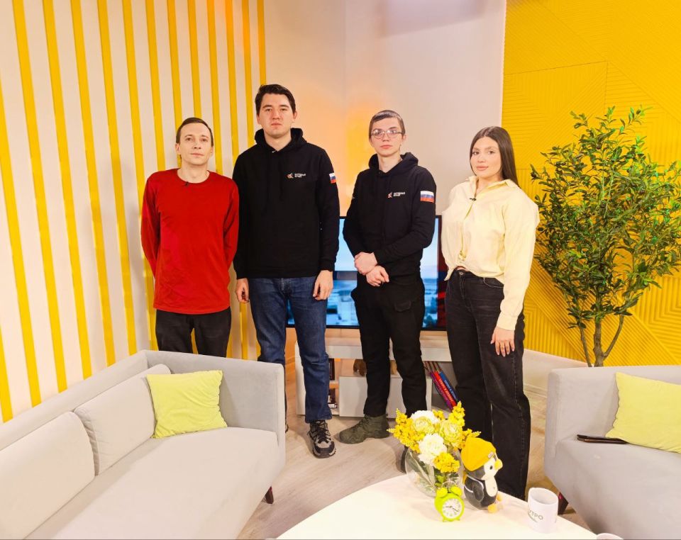 #НашиГости. Сегодня в нашей студии были: Алексей Сидельников – инструктор-доброволец Центра тактической подготовки «Архангел» и представитель Молодёжки Народного фронта ДНР Никита Медведев – представитель Молодёжки Народного...