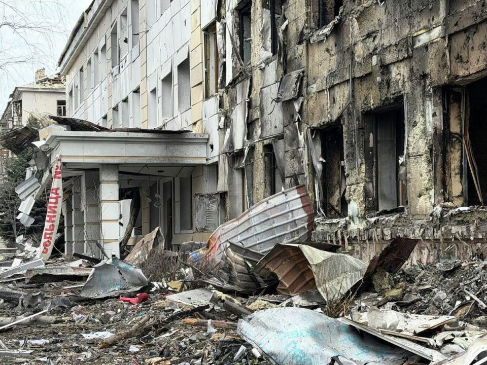 В ДНР частично обрушился второй этаж больницы, где погибли восемь медиков