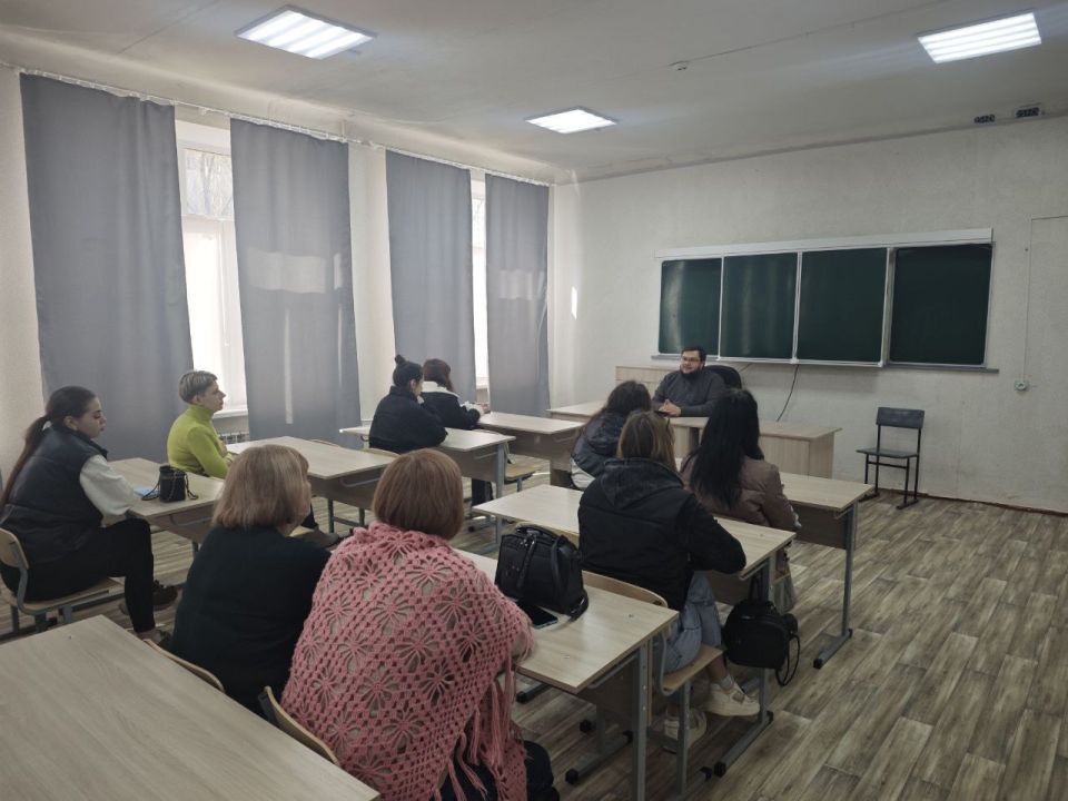 Лекцию на тему «Развитие личности и любовь к своему делу, ближнему и Отечеству» провёл для студентов I-II курсов Горловского техникума дизайна и сферы услуг руководитель епархиального отдела по делам молодёжи, преподаватель...
