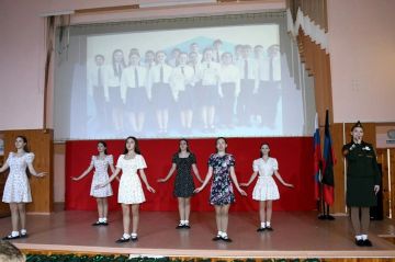 В Кировском в торжественной обстановке вручили форму кадетам