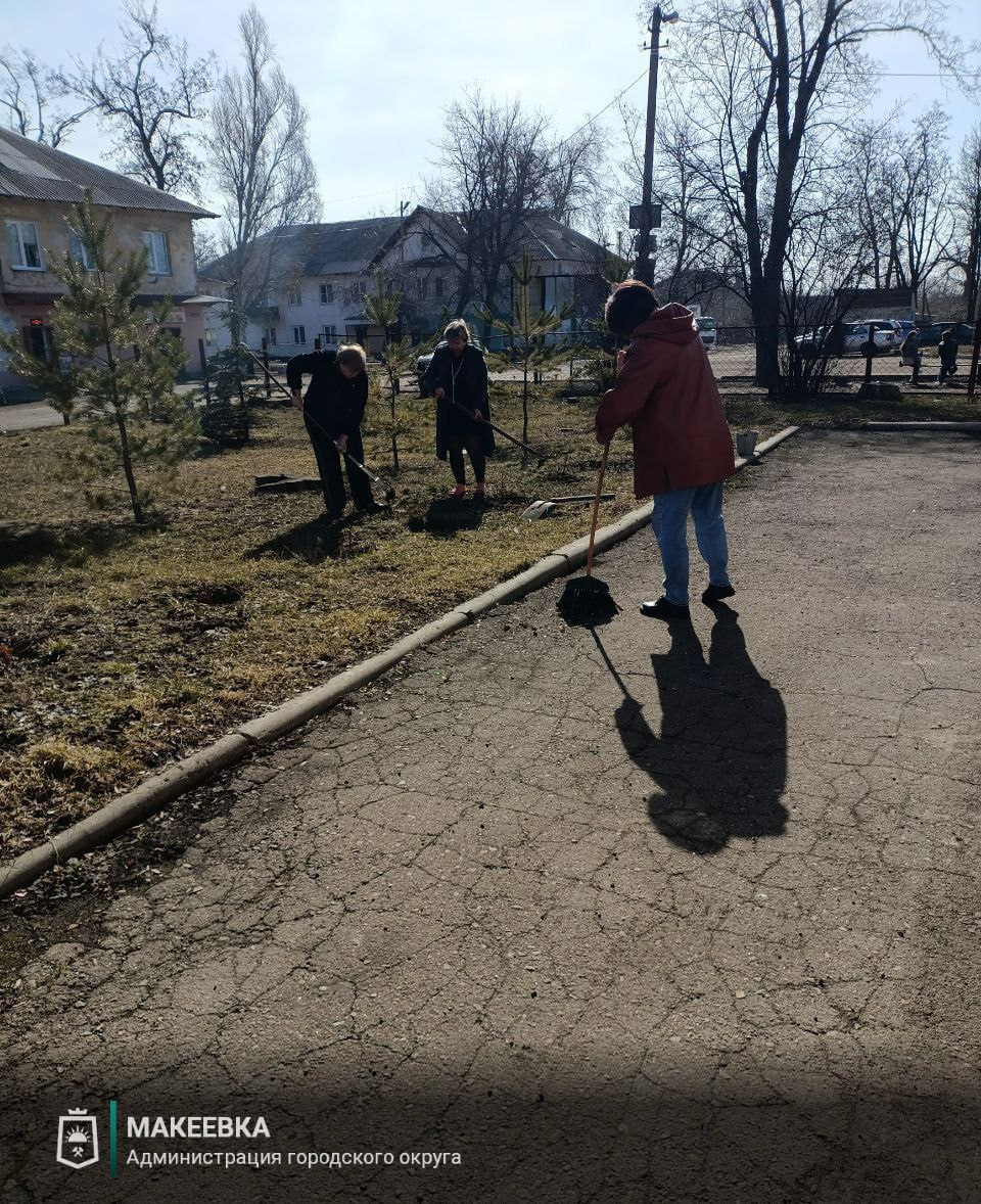 В Макеевке полным ходом идут работы по наведению санитарного порядка