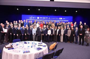 �������� ������ ��ջ ����� � ����� 15 ������ � ��