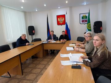 16 марта в Администрации Старобешевского муниципального округа прошло аппаратное совещание с руководителями структурных и территориальных подразделений Администрации округа, учреждений, организаций, предприятий