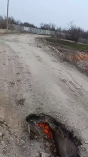 Портал в ад возле кладбища в Петровском районе Донецка