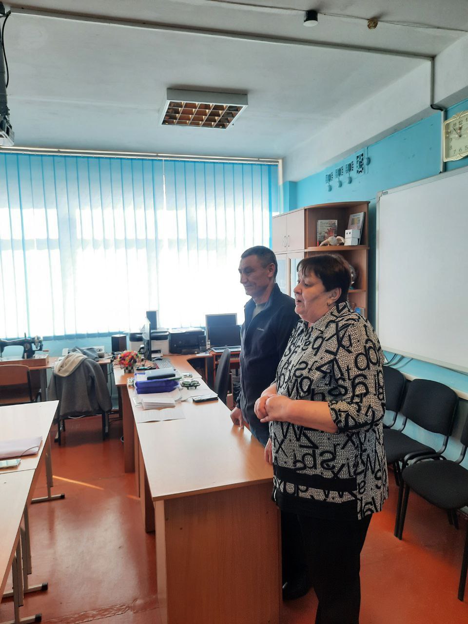 Сегодня начальник Гранитненского территориального отдела провел рабочую встречу с трудовым коллективом Гранитненской школы в селе Гранитное