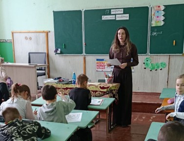 Наш любимый Крым. В ГБОУ "СШ №13 г.о. Иловайск" успешно реализован цикл мероприятий в рамках национального проекта "Молодежь и дети", посвященных Дню воссоединения Крыма с Россией