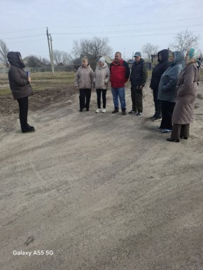Начальник Новозарьевского территориального отдела Ольга Матвеева провела встречу с гражданами села Колоски