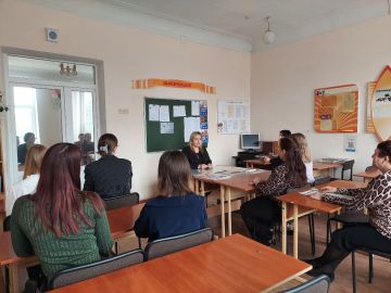 �������, 18 �����, � ������ ��������� ����� ���������� ������ ��������, ������ ������� ��������� ������� �������������� ������� �� ������: �.�. ��������, �. ��������, ��. �����������, 5\17